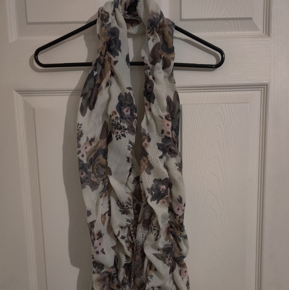 Scarf - Picture 2 of 2